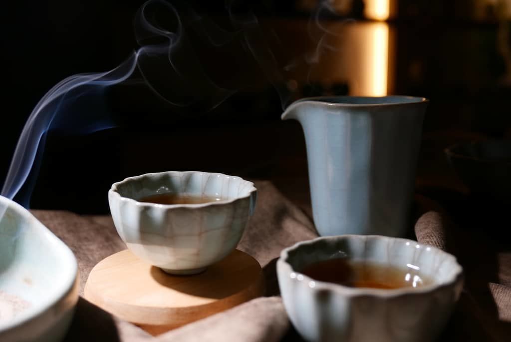 菊式官釉粉青蓋碗茶具組
