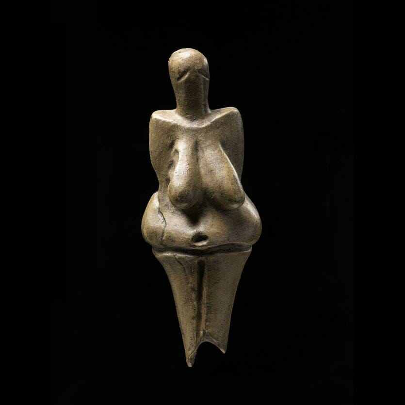 3萬年前在捷克挖掘出來的陶製女神雕像