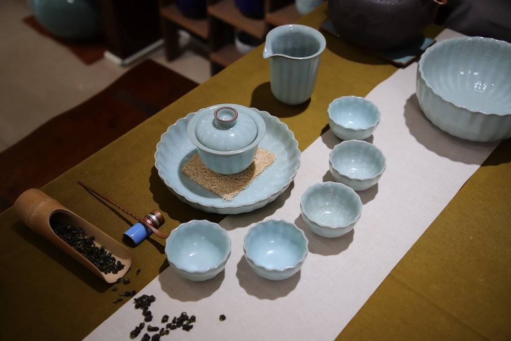 菊式官釉粉青蓋碗茶具組